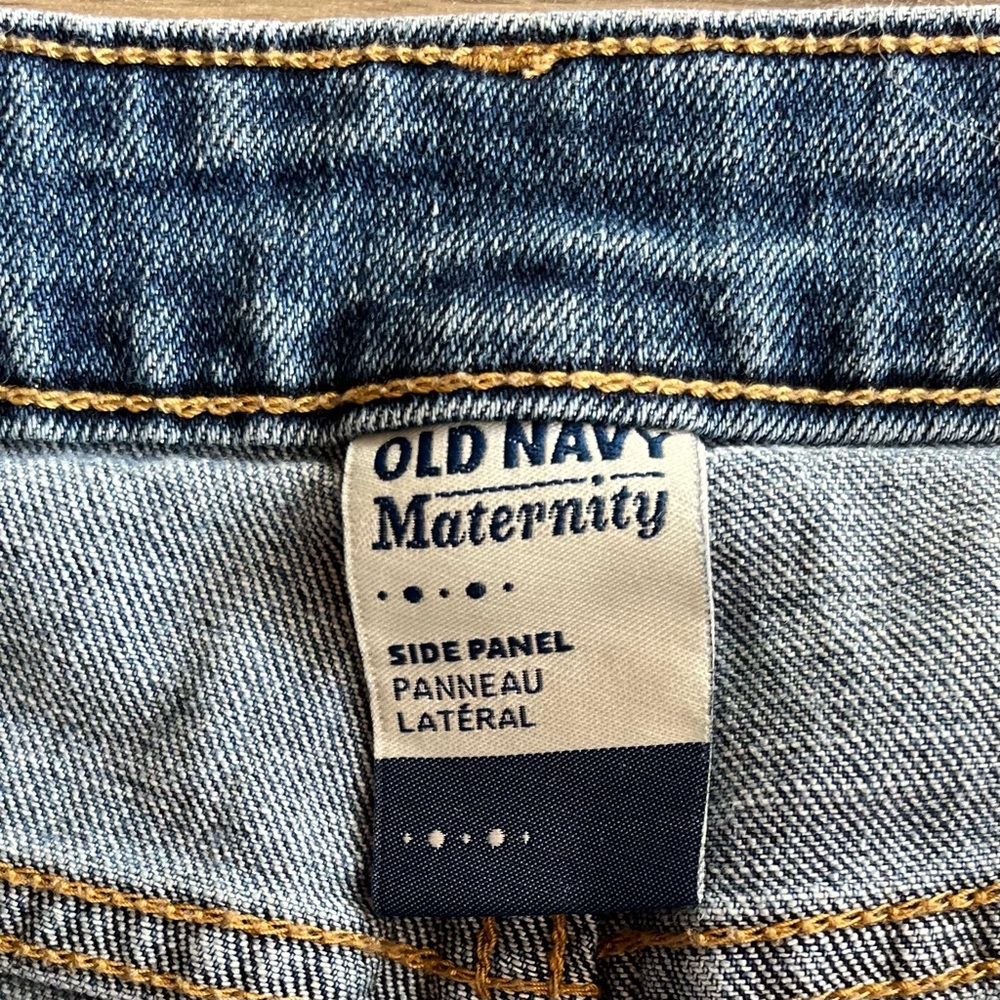 Old Navy Maternity Side Panel Cuffed Denim Jean Shorts Distressed Size 4 - Picture 3 of 7